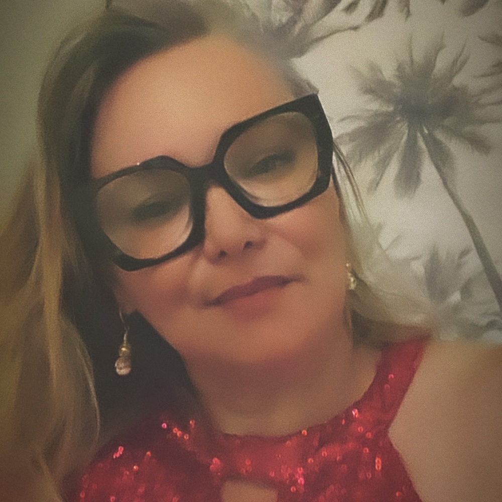 Meet your Posher, Claudine